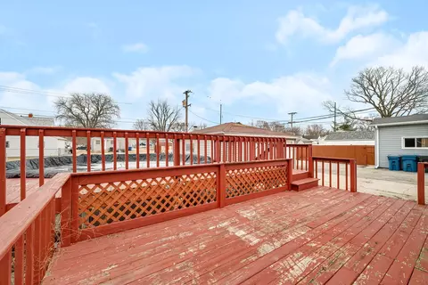 Exterior - 744 1st Ave, Morris, IL 60450 photo 5 of 8