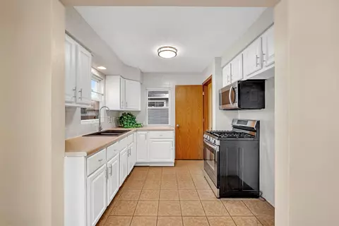 Kitchen - 744 1st Ave, Morris, IL 60450 photo 1 of 4