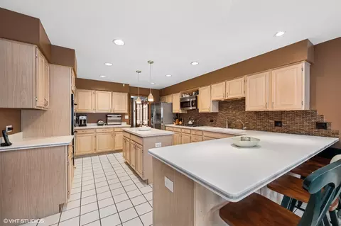 Kitchen - 2802 Coleen Ct, Rolling Meadows, IL 60008 photo 1 of 4