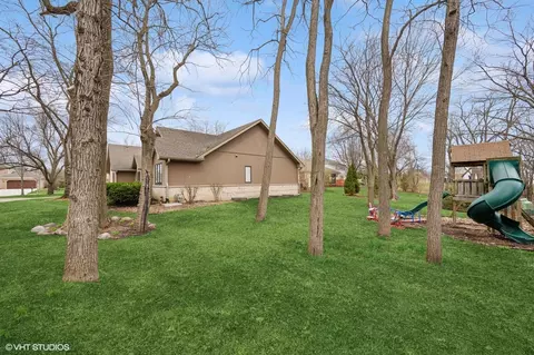 Exterior - 2802 Coleen Ct, Rolling Meadows, IL 60008 photo 5 of 5