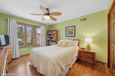 Bedroom - 2802 Coleen Ct, Rolling Meadows, IL 60008 photo 2 of 5
