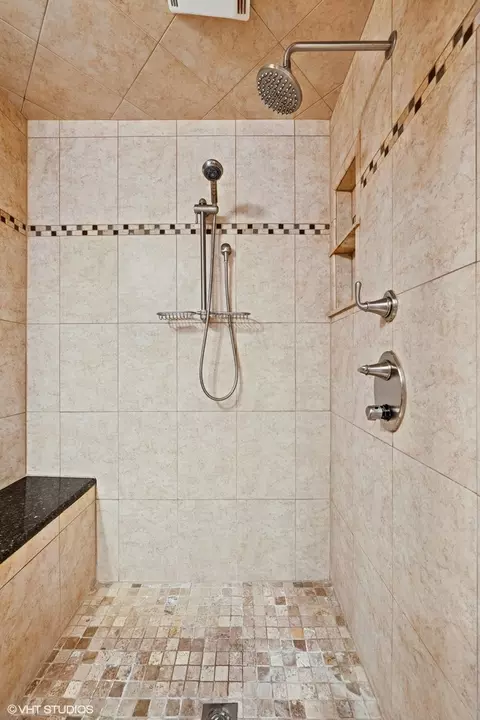 Bath - 2802 Coleen Ct, Rolling Meadows, IL 60008 photo 3 of 5