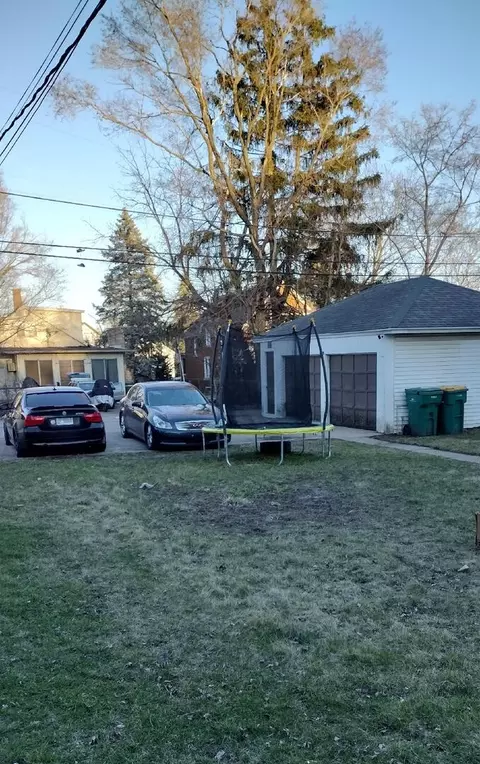 Exterior - 910 Summit St, Joliet, IL 60435 photo 7 of 7