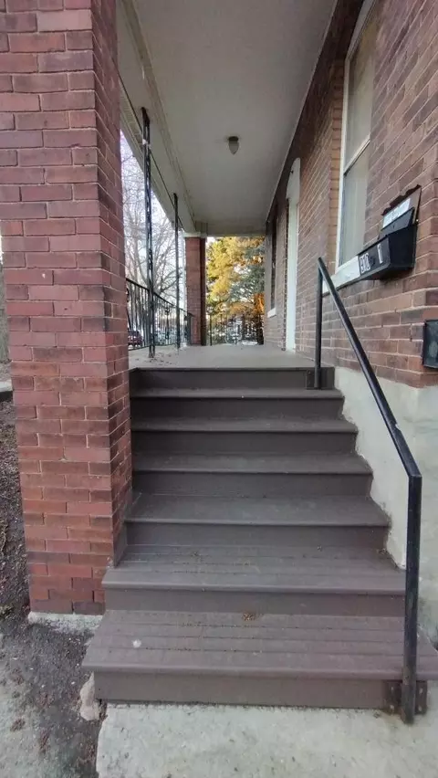 Exterior - 910 Summit St, Joliet, IL 60435 photo 3 of 7