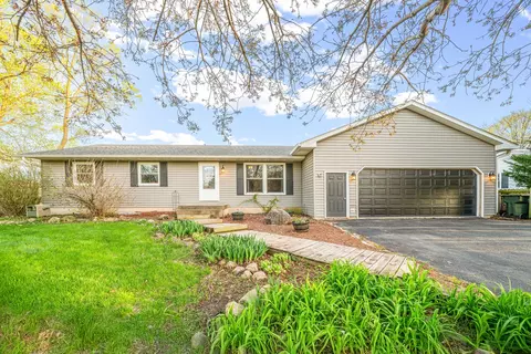 1846 Edna St, Lake Holiday, IL 60548