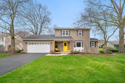 66 Winthrop New Rd, Sugar Grove, IL 60554