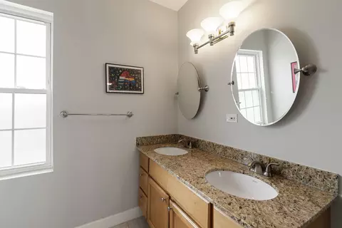 4429 S Berkeley Ave, Chicago, IL 60653 photo 24
