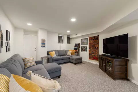4429 S Berkeley Ave, Chicago, IL 60653 photo 27