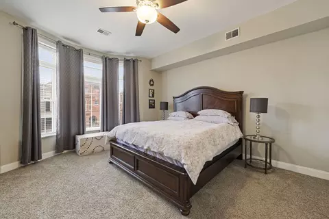 4429 S Berkeley Ave, Chicago, IL 60653 photo 13