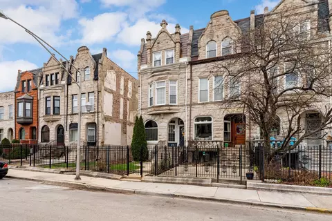 4429 S Berkeley Ave, Chicago, IL 60653 photo 2