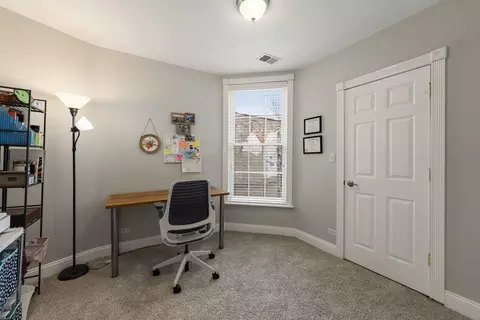 4429 S Berkeley Ave, Chicago, IL 60653 photo 17