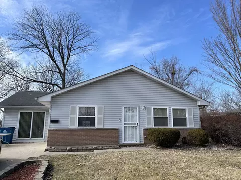 1946 Beacon Ct, Chicago Heights, IL 60411