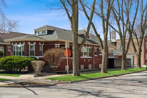 Exterior - 8200 S Paxton Ave, Chicago, IL 60617 photo 2 of 3