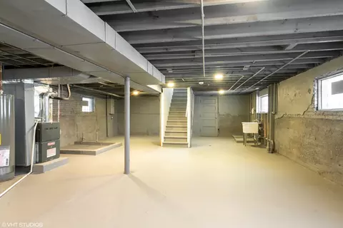 Other - 8200 S Paxton Ave, Chicago, IL 60617 photo 3 of 4