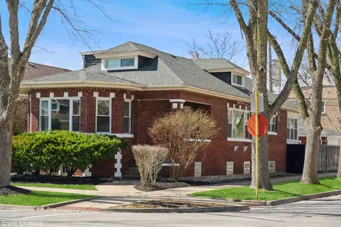 8200 S Paxton Ave, Chicago, IL 60617