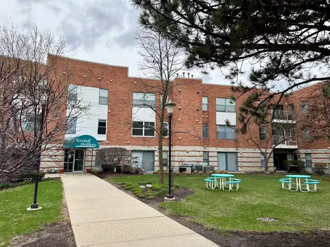 3265 Kirchoff Rd #216, Rolling Meadows, IL 60008
