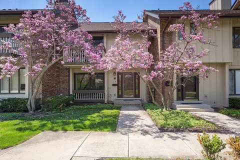 7 Kane Ct, Willowbrook, IL 60527