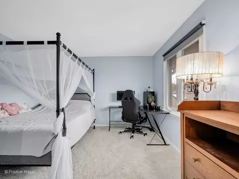 Bedroom - 7 Kane Ct, Willowbrook, IL 60527 photo 2 of 3
