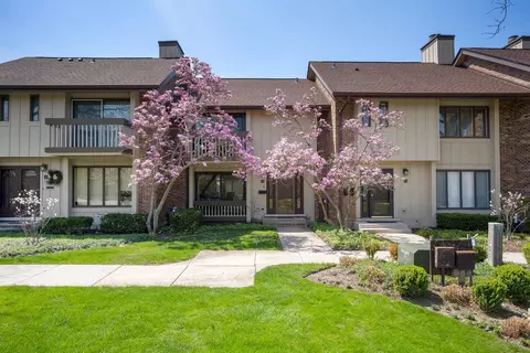 Exterior - 7 Kane Ct, Willowbrook, IL 60527 photo 5 of 5