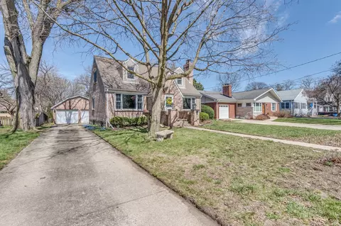 711 E Indiana St, Wheaton, IL 60187 photo 3