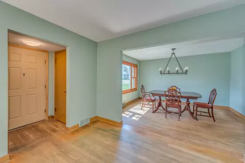 711 E Indiana St, Wheaton, IL 60187 photo 6