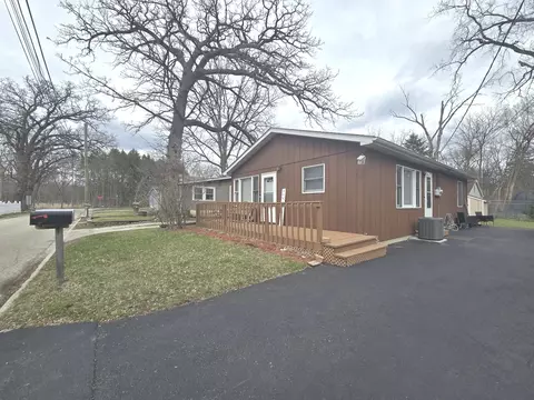 35725 N Grove Ave, Ingleside, IL 60041