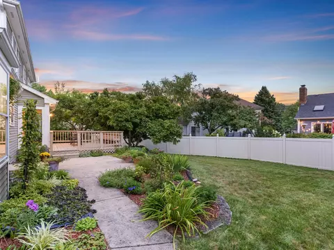 Exterior - 1804 Beloit Ct, Naperville, IL 60565 photo 6 of 11