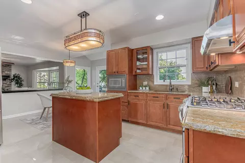 Kitchen - 1804 Beloit Ct, Naperville, IL 60565 photo 3 of 3