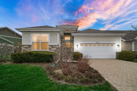 1 N587 Golf View Ln, Winfield, IL 60190