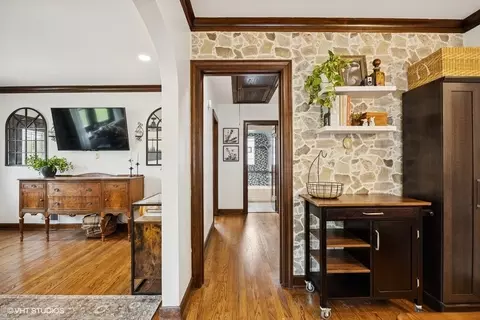 Entry Way - 145 N Eastern Ave, Bartlett, IL 60103 photo 2 of 2