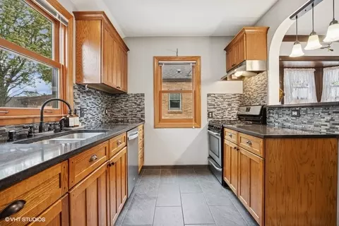Kitchen - 145 N Eastern Ave, Bartlett, IL 60103 photo 2 of 2