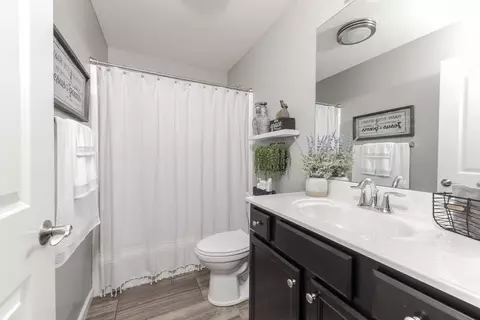 Bath - 2912 Conlor Dr, Bloomington, IL 61704 photo 3 of 3