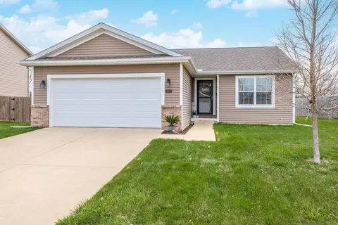 2912 Conlor Dr, Bloomington, IL 61704