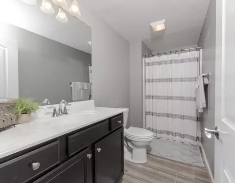 Bath - 2912 Conlor Dr, Bloomington, IL 61704 photo 2 of 3