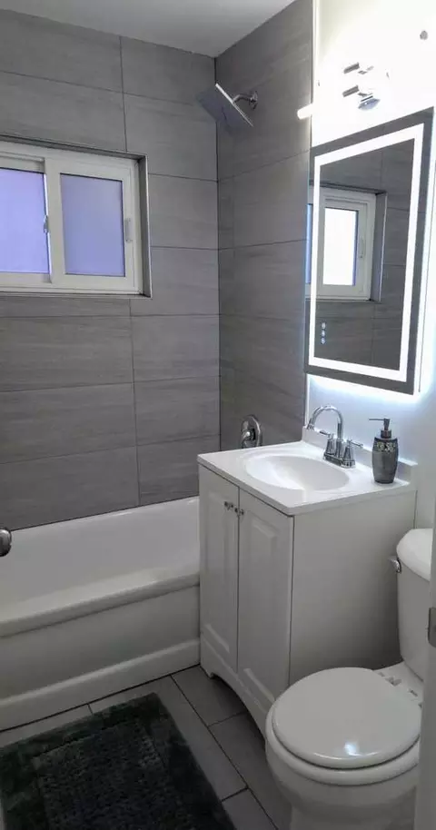 Bath - 16117 Wolcott Ave, Markham, IL 60428 photo 1 of 1