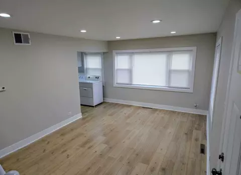 Living - 16117 Wolcott Ave, Markham, IL 60428 photo 1 of 3
