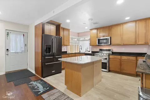 Kitchen - 7840 S Springfield Ave, Chicago, IL 60652 photo 2 of 3