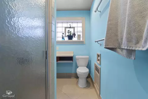 Bath - 7840 S Springfield Ave, Chicago, IL 60652 photo 1 of 3