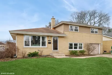 1361 Marcy Ln, Wheeling, IL 60090 photo 1