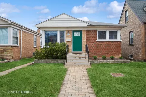 6037 N Kedvale Ave, Chicago, IL 60646