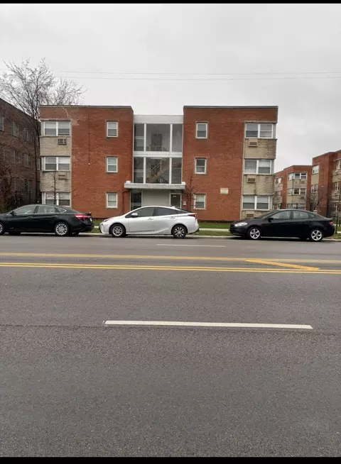 2405 W Balmoral Ave #3E, Chicago, IL 60625