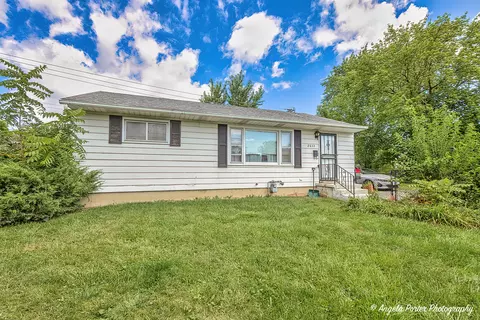 2832 Sunset Ave, Waukegan, IL 60087