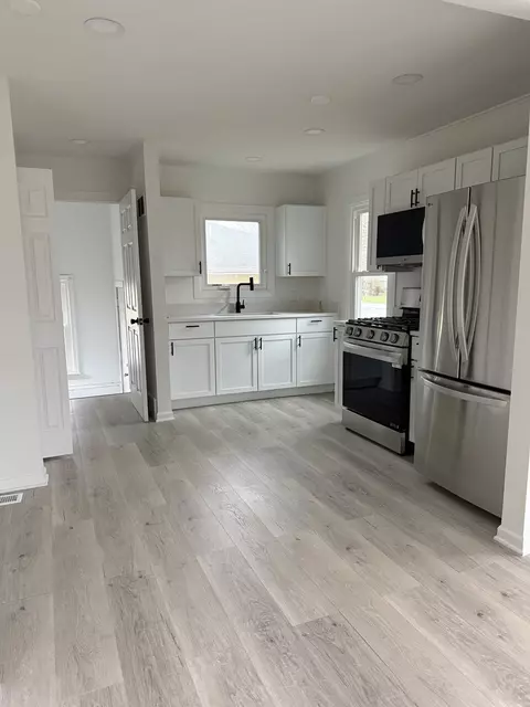 Kitchen - 612 E Maple St, Chatsworth, IL 60921 photo 2 of 2