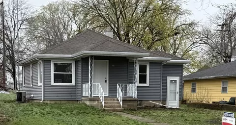 612 E Maple St, Chatsworth, IL 60921