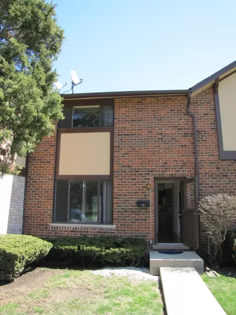 1 S285 Danby St, Villa Park, IL 60181