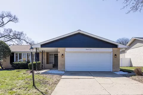1605 E Cedar Ln, Mount Prospect, IL 60056