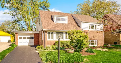 18422 Clyde Rd, Homewood, IL 60430