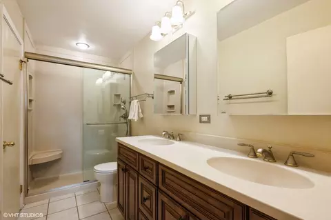 4080 Chesapeake Ct, Hoffman Estates, IL 60192 photo 4