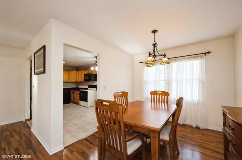4080 Chesapeake Ct, Hoffman Estates, IL 60192 photo 9