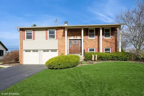 4080 Chesapeake Ct, Hoffman Estates, IL 60192